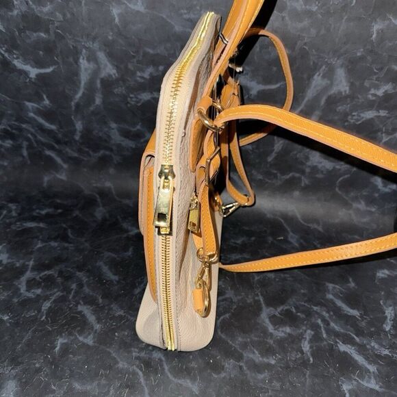 NWT DIVINA FIRENZE Kitty Latte And Honey Leather Backpack Purse Made in Italy - Picture 9 of 9